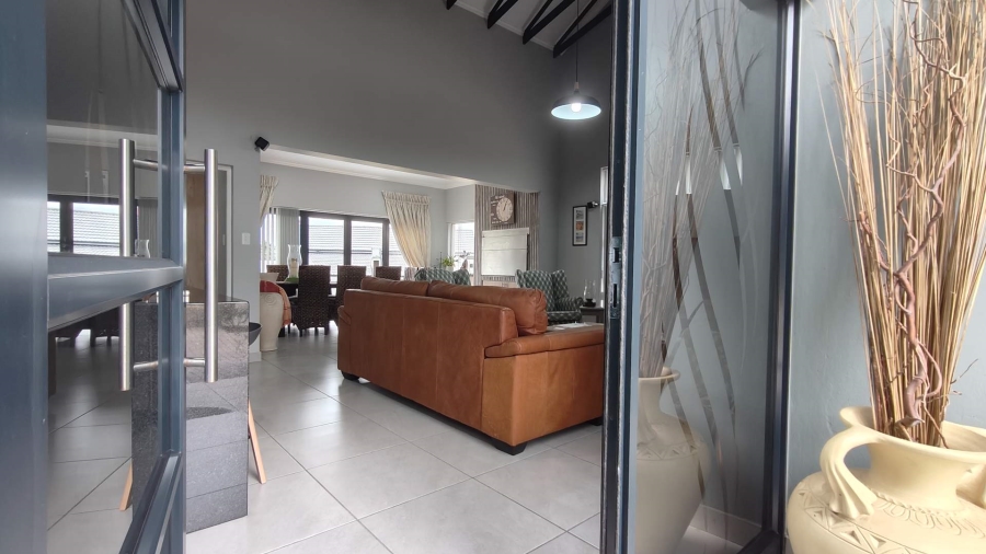 3 Bedroom Property for Sale in Hartenbos Heuwels Western Cape